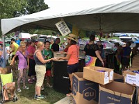 2016-09-10 Woodstock 5K Everyone wanting to get their bib's and packets!