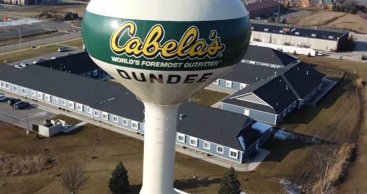 2023-01-24 Cabelas Water Tower in Dundee